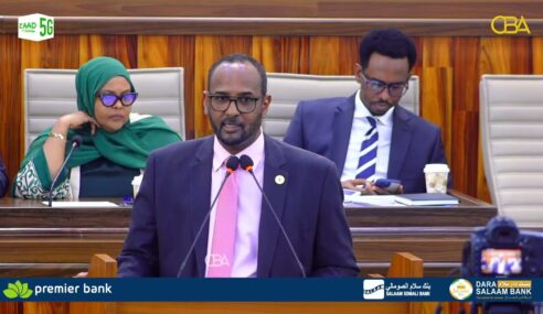 Wasaarada Maaliyada XFS oo Baarlamanka labada aqal horgeysay Xeerka Qoondaha Miisaaniyada 2026.