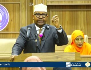 Wasiir Fiqi oo si adag uga hadlay Su’aal uu weydiiyey senoter Cusmaan Dubbe