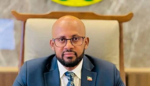 “Somaliland Oo Mamnuucday Duulimaadyada Transit-ka Ee Maraya Muqdisho”