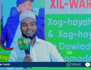 Xoghayaha cusub ee degmada Sheekh ayaa xilkii kala wareegay xohgahayihii hore.