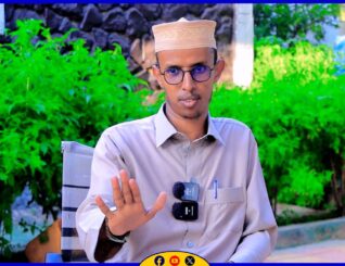 “intay qoloba qolo maagan tahay Waa qiso iyo yaab” Hal,Abuur Maxamed Xuseen Colaad ||Gabay |Ardaa Dhaqan