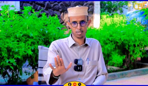 “intay qoloba qolo maagan tahay Waa qiso iyo yaab” Hal,Abuur Maxamed Xuseen Colaad ||Gabay |Ardaa Dhaqan