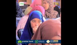 Abwaan Weedhsame ayaa booqday Kuliyadda Tababarka Macalimiinta Somaliland