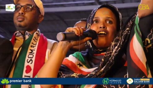 Gabadh reer Gabiley ah oo la qiirootay aqoonsiga Jamhuuriyadda