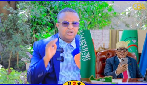 Garyaqaan Mubaarika Aaar oo fariin udiray Madaxwayne Cirro