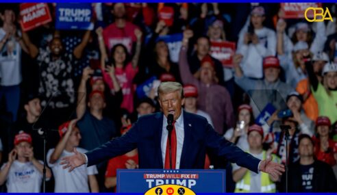 Madaxweynaha Maraykanka ayaa markale aflagaadeeyay Soomaaliya iyo Ilhaan Cumar