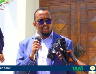 Qaar ka mid ah xildhibaanada Golaha Shacabka baarlamaanka Soomaaliya oo baaq nabadeed ka diray rabshada ka taagan Boorama