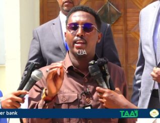 Qaar ka mid ah xildhibaannada Baarlamaanka Soomaaliya oo si adag uga soo horjeestay ansixinta miisaaniyadda dawladda Soomaaliya