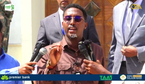 Qaar ka mid ah xildhibaannada Baarlamaanka Soomaaliya oo si adag uga soo horjeestay ansixinta miisaaniyadda dawladda Soomaaliya