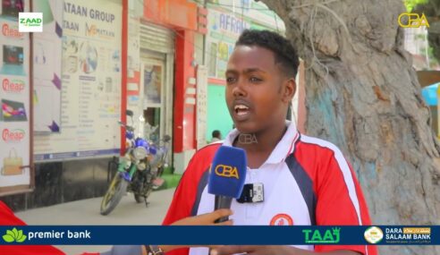 Qaar kamid ah shacabka Muqdisho ayaa kasoo horjeestay doorashada qof iyo codka ah ee beri ka dhacaysa gobolka Banaadir.