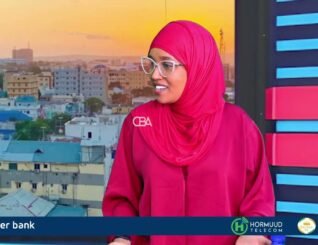 Qisada gabadh si lama filaan ah u difaacday ninkeeda oo dhibay