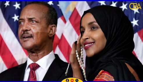 Saxaafadda Ingiriiska ayaa soo bandhigtay sawirro iyo dukumentiyo cusub oo su’aalo gelinaya taariikhda Ilhaan Cumer