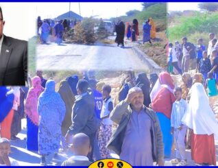 Shacab ka cadhaysan waddo-xumo shilal sababtay ayaa xidhay wado muhiim ah Hargeysa, waxayna fariin udireen Maayir mooge