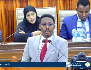 “Waa maxay sababta aad deynta aad qaadateen usoo marin waydeen labadda gole…” Xildhibaan Maxamed..