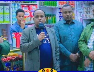 Wasiirka Ganacsiga oo kormeeray suuqyada magaalada. Geerigaabo habka u ganacsigu usocdo