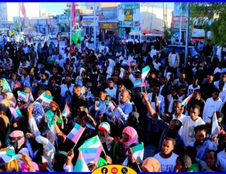 Shacabka Hargeysa oo isugu soo baxay Fagaaraha Khayriyadda si ay ugu mahadceliyaan dawladaha taageera jiritaanka Somaliland