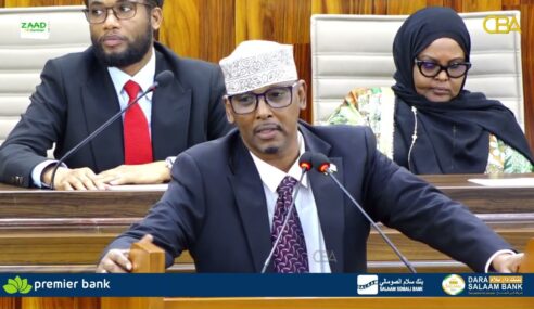 Xildhibaan Amiin Daahir Jeesow ayaa si daran u dhaleeceeyay Guddoomiye Sacdiya Salaad