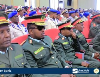 “Gacmaha ayaanu ulaabi doonaa cid kasta oo ka hortimaaada Qaranimada JSL” Taliyaha Guud Milatariga JSL