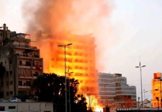 Degdeg:- Safaaradda Maraykanka ee magaalada Baqdaad ayaa la sheegay inay wajahday duqaymihii ugu xoogganaa tan iyo markii uu bilaabmay dagaalka.