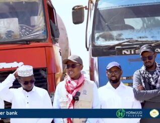 Abaarta ka jirta Soomaaliya oo gaartay heer Xoolaha nool ay cunaan kuwa dhintay.