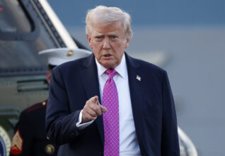 Trump: Maraykanku si buuxda ayuu gacanta ugu hayaa Marin-biyoodka Hormuz