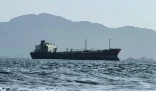 22 Hindi ah oo saaran laba markab oo lagu qabsaday weerarro burcad-badeednimo oo ka dhacay Gacanka Cadmeed iyo xeebaha Soomaaliya