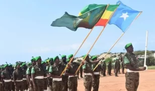 Itoobiya oo Taliyihii Hore ee AMISOM u Magacowday Taliyaha Booliska Amxaarada
