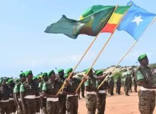 Itoobiya oo Taliyihii Hore ee AMISOM u Magacowday Taliyaha Booliska Amxaarada