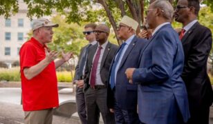 Madaxweyne Cirro oo Booqday Xuska 9/11 ee Pentagon-ka, Xusuustana Muujiyey Dhibbanayaashii Weerarka