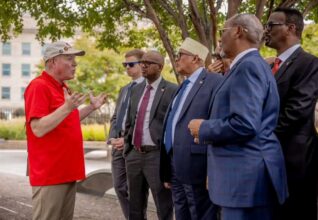 Madaxweyne Cirro oo Booqday Xuska 9/11 ee Pentagon-ka, Xusuustana Muujiyey Dhibbanayaashii Weerarka