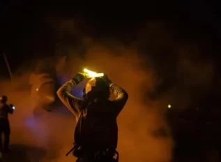Mareykanka oo duqeymo cusub ka fuliyay Iran, Tehran-na gantaallo iyo diyaarado aan duuliye lahayn ku jawaabtay