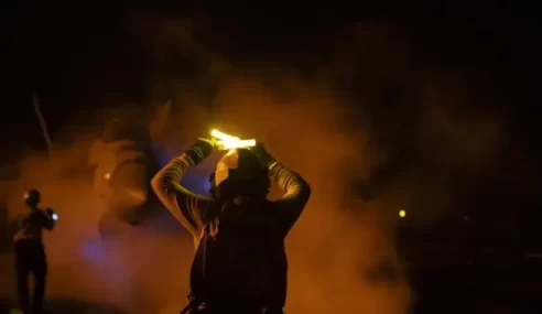 Mareykanka oo duqeymo cusub ka fuliyay Iran, Tehran-na gantaallo iyo diyaarado aan duuliye lahayn ku jawaabtay