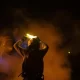 Mareykanka oo duqeymo cusub ka fuliyay Iran, Tehran-na gantaallo iyo diyaarado aan duuliye lahayn ku jawaabtay