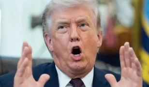 Trump oo sheegay inuu $5,000 siin doono muwaadiniinta Maraykanka haddii Jamhuurigu qabsado labada aqal ee Congress-ka