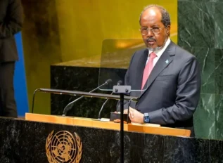 Madaxweyne Xasan Sheekh oo New York u tegay shirka Golaha Guud ee Qaramada Midoobay